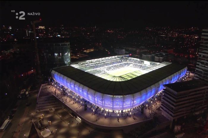 Otevření národního fotbalového stadionu a nejatraktivnější zápas společně vysílaly volná i placená televize