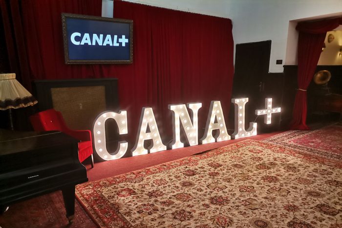 CANAL+ spustil novou streamingovou službu. Placenou televizi zachová pod značkou Skylink